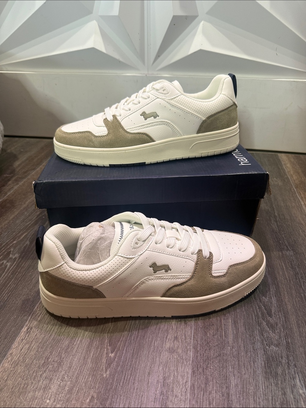 Harmont & Blaine white and beige suede trimmed low top sneaker sz 10